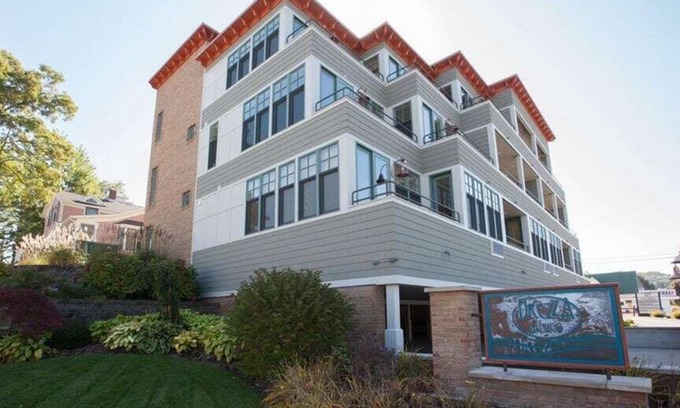 Grand Haven Condo | Stunning Condo w/Channel Views in the highly