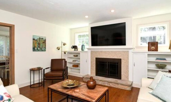 Indian Beach Sapphire Shores House | Stunning cottage by the Bay, great to bike & kayak, near downtown & museums