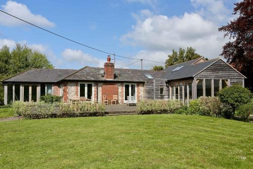 Eartham House | Stunning Cottage in South Downs National Park