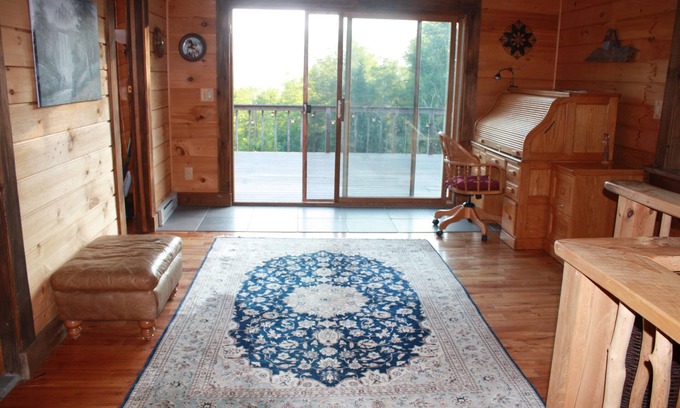 Lexington House | Stunning Custom Built Lodge on Secluded Streamside Acreage w/Breathtaking Views