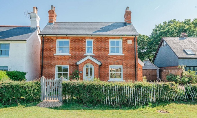 New Forest District Cottage | Stunning Forest-view cottage in the New Forest