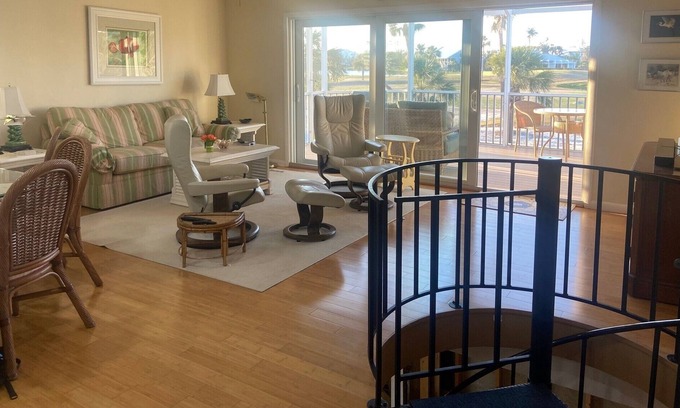 The Dunes House | Stunning golf course views greet you from this sunny home w. pool