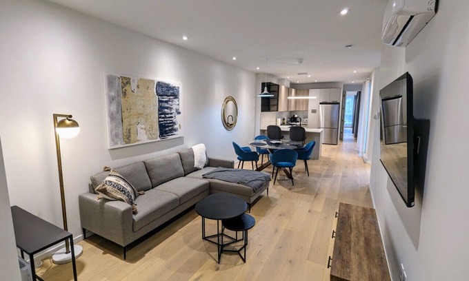 Plateau Mont Royal Apartment | Stunning Historic Apartment with Parc Lafontaine View