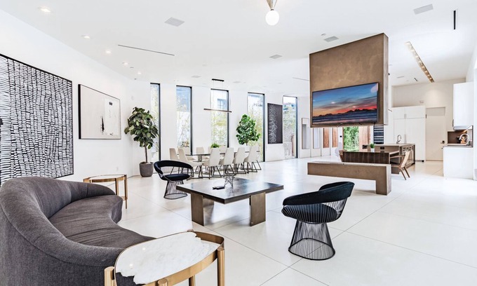 Los Angeles Villa | Stunning Hollywood Hills Villa Retreat -5BRM