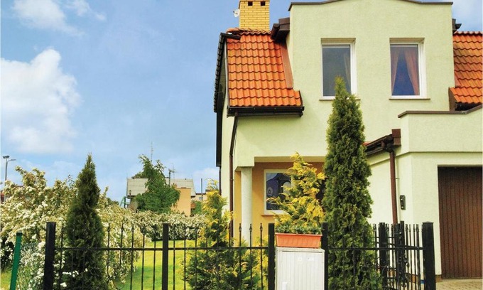 Darlowko House | Stunning Home In Darlowo With Wifi