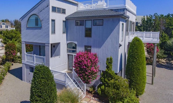 Loveladies House | Stunning home in Loveladies with 4 Bedrooms, Private swimming pool and WiFi