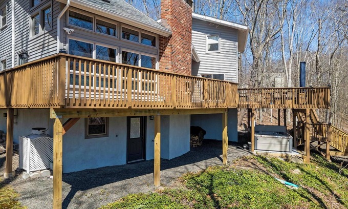 Gouldsboro House | Stunning House on River with Hot Tub and Game Room in Big Bass Lake w/Amenities!