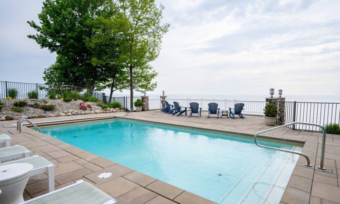 South Haven House | Stunning Lake Michigan Home w Pool