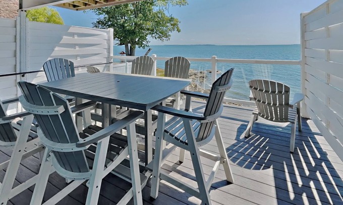 Put-in-Bay Condo | Stunning Lakefront Condo - 4 BR, 2 BA, Kitchen, Waterfront Deck -10 ppl -C113