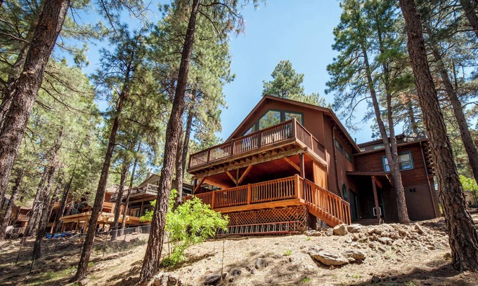 Kachina Village Cabin | Stunning large Cabin with Hot tub, AC, Pool table, fenced yard