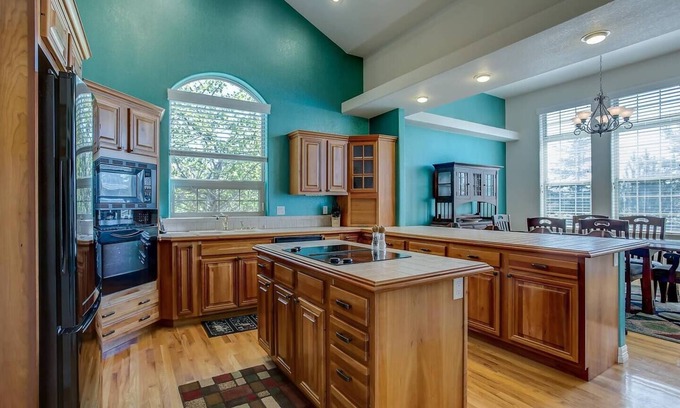 Monument House | Stunning Large Home in Gated Community