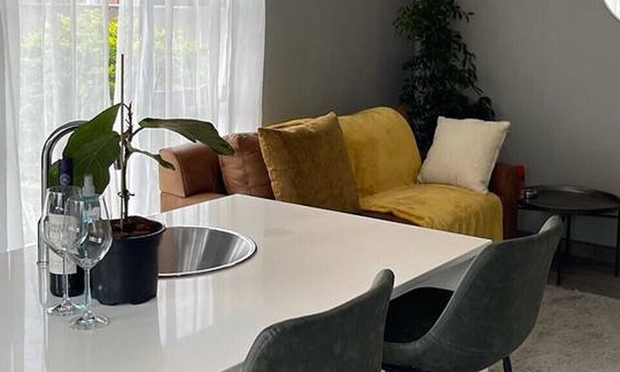 Bulawayo Apartment | Stunning, luxurious studio in Malindela - 2044