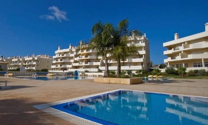 Sesmarias Apartment | Stunning Luxury Apartment in Fabulous Location Close to Beaches - Vila Rosal CB