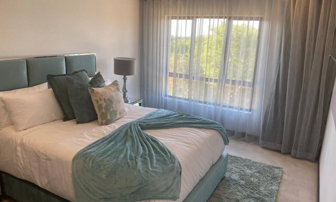 Greater Johannesburg Metropolitan Area Apartment | Stunning modern 2 bedroom in Sandton!