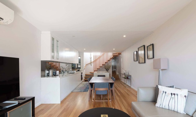 Erskineville House | Stunning Modern Home in Erskineville w AC and Parking