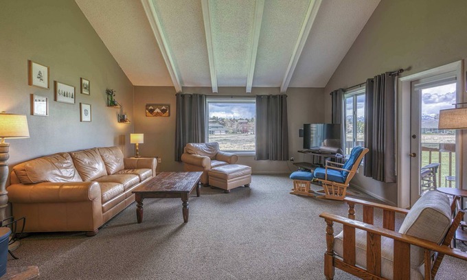 Pagosa Springs House | Stunning Mountain Views Pet Friendly One Level