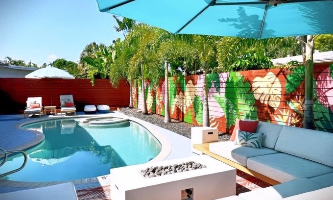 Pompano Beach House | Stunning Poolside Retreat - Half Mile- Short Walk to Beach, Shops & Dining!