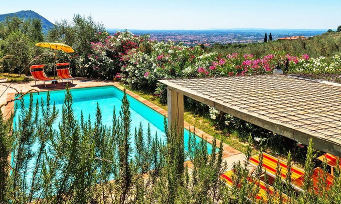 Pieve a Nievole Villa | Stunning private villa with A/C, private pool, WIFI, hot tub, TV, patio and pets allowed