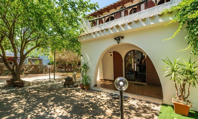 S'oru e Mari House | Stunning private villa for 8 guests with WIFI, A/C, TV and patio