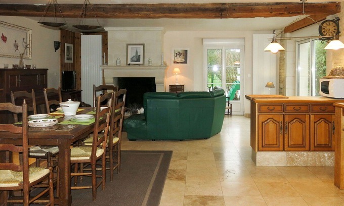 Cambes-en-Plaine House | Stunning private villa for 6 people with WIFI, TV, terrace and pets allowed