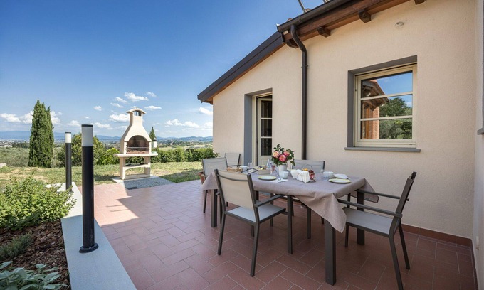 Carmignano Villa | Stunning private villa with WIFI, A/C, hot tub, pets allowed and panoramic view, close to Florence