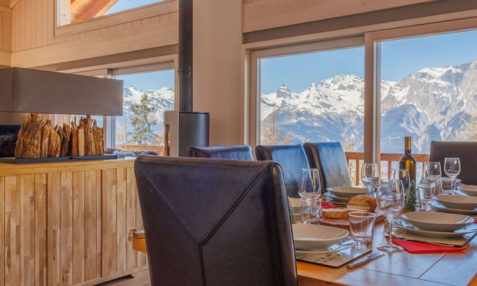 Saint-Pierre-de-Clages House | Stunning private villa for 8 people with WIFI, hot tub, TV and terrace