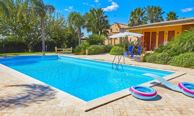 Castelvetrano Villa | Stunning private villa with private pool, A/C, WIFI, TV, terrace, pets allowed and panoramic view