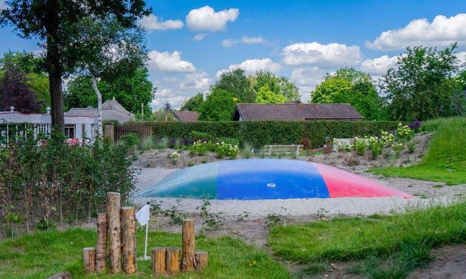 Municipality of Waalwijk House | Stunning private villa for 6 guests with WIFI, pool, TV and terrace