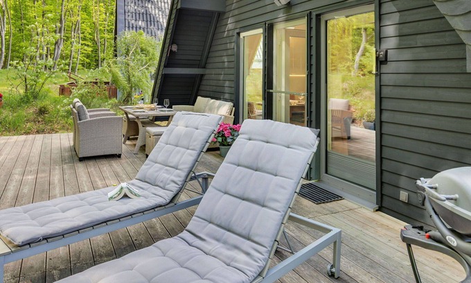 Bad Arolsen House | Stunning private villa for 6 guests with WIFI, TV and terrace