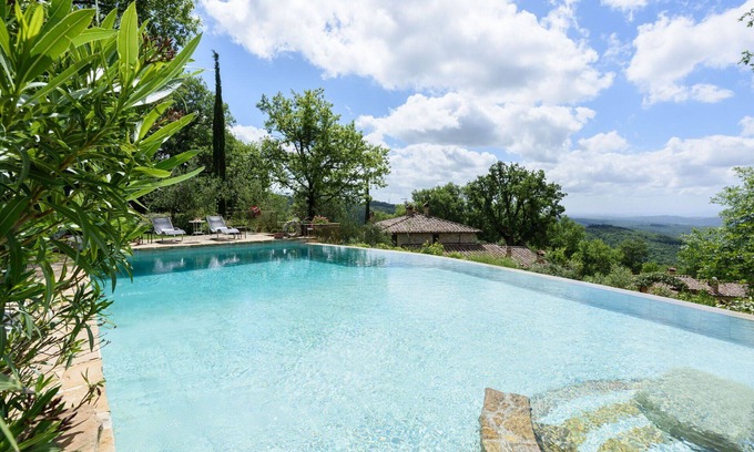 Castellina in Chianti Villa | Stunning private villa for 16 people with WIFI, private pool, A/C, TV and veranda, close to Siena