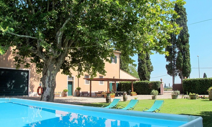 San Miniato House | Stunning private villa for 13 people with private pool, WIFI, TV, patio and pets allowed