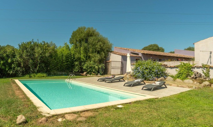 Viddalba House | Stunning private villa with WIFI, private pool, A/C, TV, patio, pets allowed and panoramic view