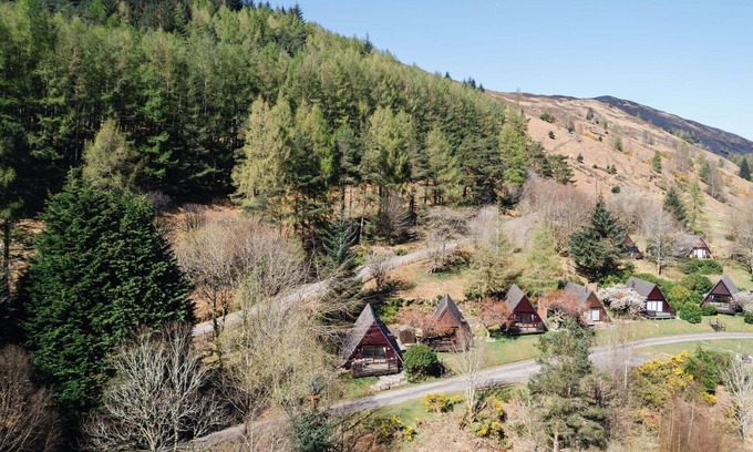 South Laggan House | Stunning private villa for 2 people with WIFI, TV, balcony and panoramic view