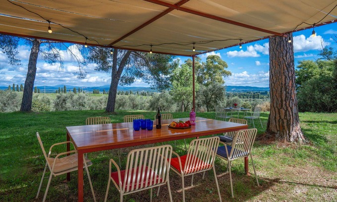 Follonica House | Stunning private villa for 11 guests with WIFI, A/C, TV and patio