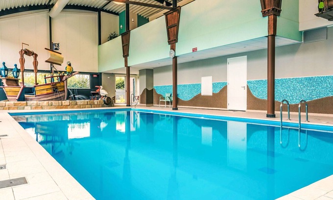 Willemsdorp House | Stunning private villa for 6 guests with pool, WIFI, TV and terrace