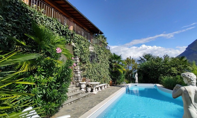 Carlazzo House | Stunning private villa for 6 people with WIFI, private pool, TV and terrace