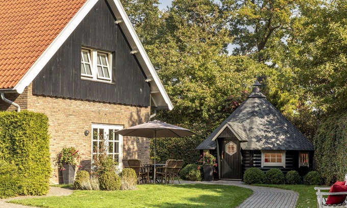 Losser House | Stunning private villa for 16 people with WIFI, TV and terrace