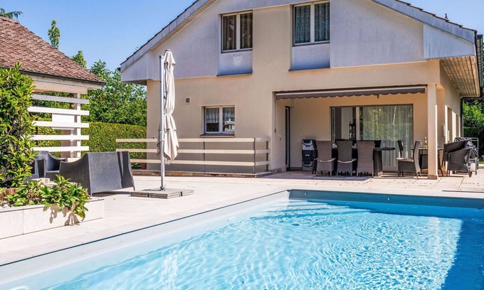 Genthod Villa | Stunning private villa for 8 people with private pool, WIFI, TV, terrace and pets allowed