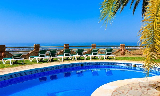 Motril Villa | Stunning private villa with hot tub, WIFI, private pool, A/C, TV, terrace, pets allowed and park.