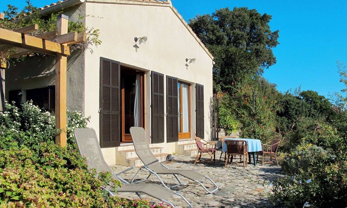 Abbazia House | Stunning private villa for 5 people with WIFI, TV, patio, pets allowed and panoramic view