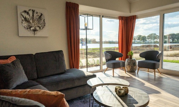Linden House | Stunning private villa for 6 people with WIFI, TV and terrace