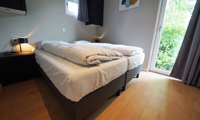 Susteren House | Stunning private villa for 4 guests with WIFI, pool, TV and terrace