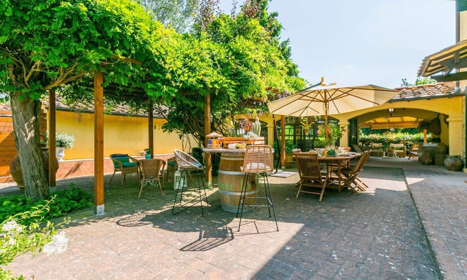 Lari Villa | Stunning private villa for 8 people with A/C, WIFI and TV
