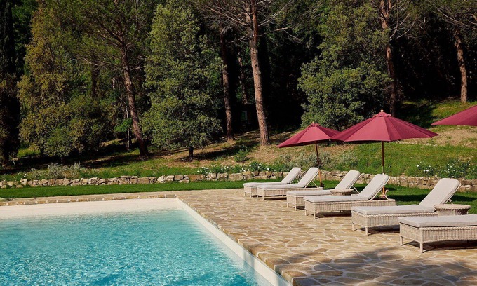 Sambuca Villa | Stunning private villa for 14 people with WIFI, A/C, private pool and TV, close to Greve In Chia.