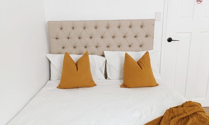 Sydenham House | Stunning Queen Room 1Min Walk to Station with 55 Inch TV