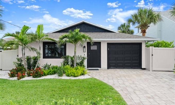 Horton Shores House | Stunning Renovated Home 6 Blocks from Flagler Ave