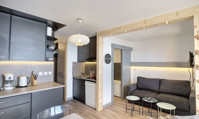 Les Bruyeres Apartment | Stunning Renovated 2-Room Apartment, Ski-In/Ski-Out, Sleeps 5, Free WiFi
