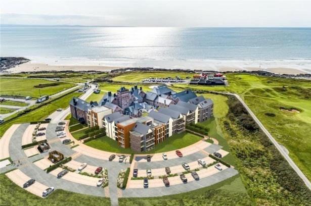 Porthcawl Apartment | Stunning Sea View Two Bed Two Bathroom Apartment