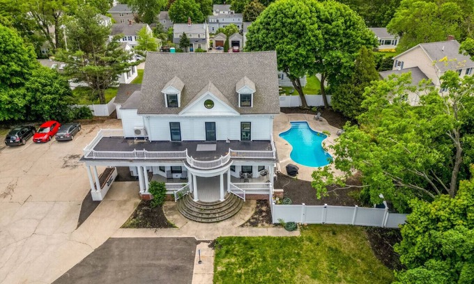 Willard Apartment | Stunning South Portland Apartment w/Pool