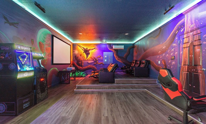 Loughman Villa | Stunning Themed Villa, Family Friendly-15 Bedrooms, Theater-Game Rm, Sleeps 32